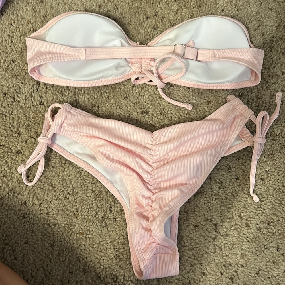 Bathing suits - Picture 3 of 10